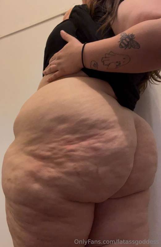 Fatassgoddess - Onlyfans - 19 Mar, 2025