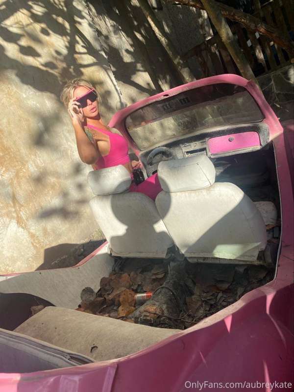 Pretty in pink 💕💕 What's your plans  on this beautiful day?