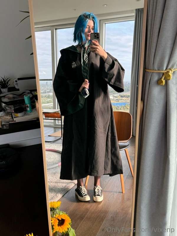 Wanna know what’s under my robe? 🧙😏
Tip 24$ under this post 2
