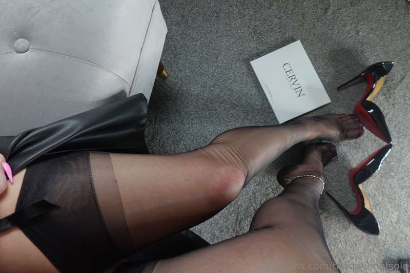 These stockings deserve to be worshipped, they are incredibl.. 1
