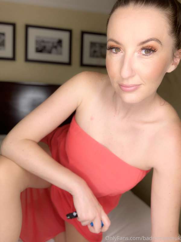 Do you like my dress 💗