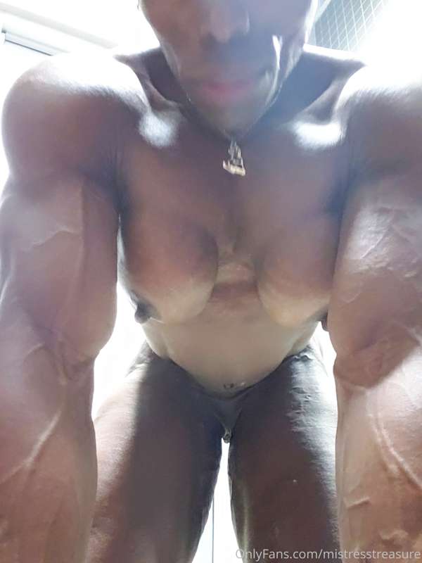 Now in the spirit of HUMPDAY after my AM training i decided ..