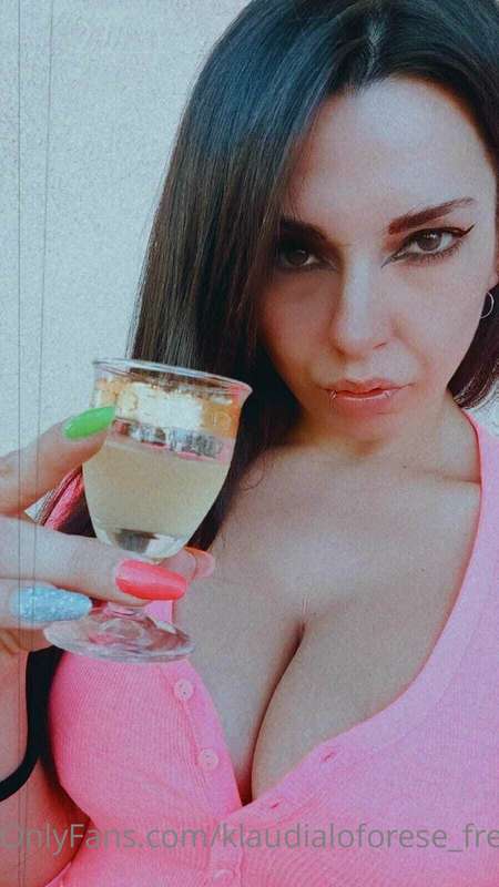 Io sorseggio un cocktail. Tu hai voglia di latte invece? Se ..