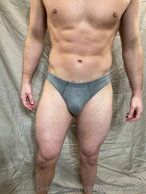 don't you just wanna suck on his amazing nipples! 1