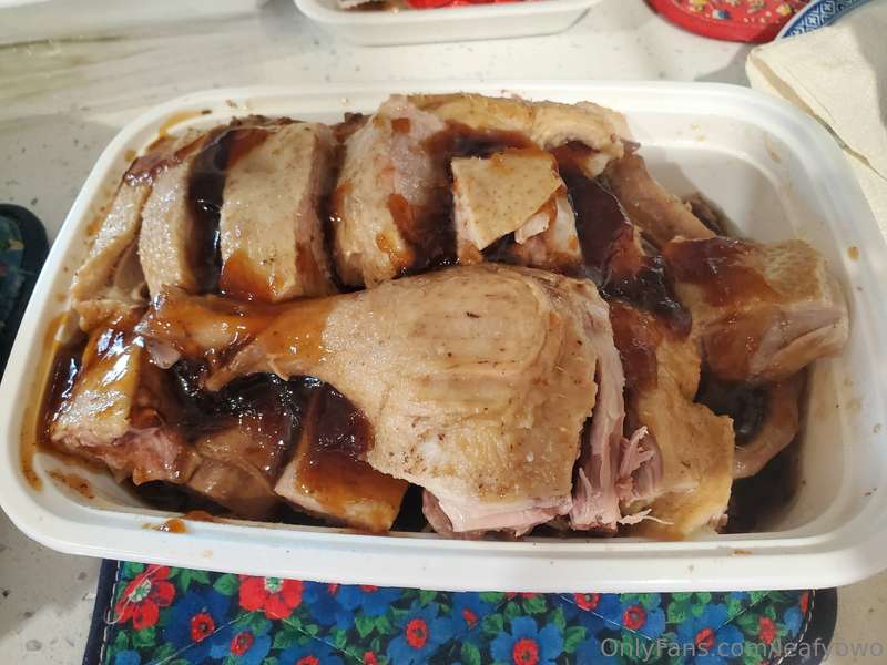 Vegetarian plate, Marinaded and Braised Pig Tongue and Duck... 1