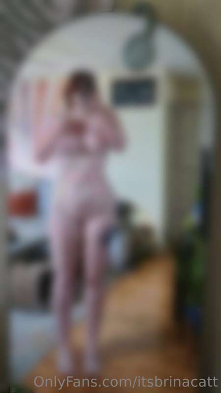 Being fully nude around the house feels so wrong... yet so r..