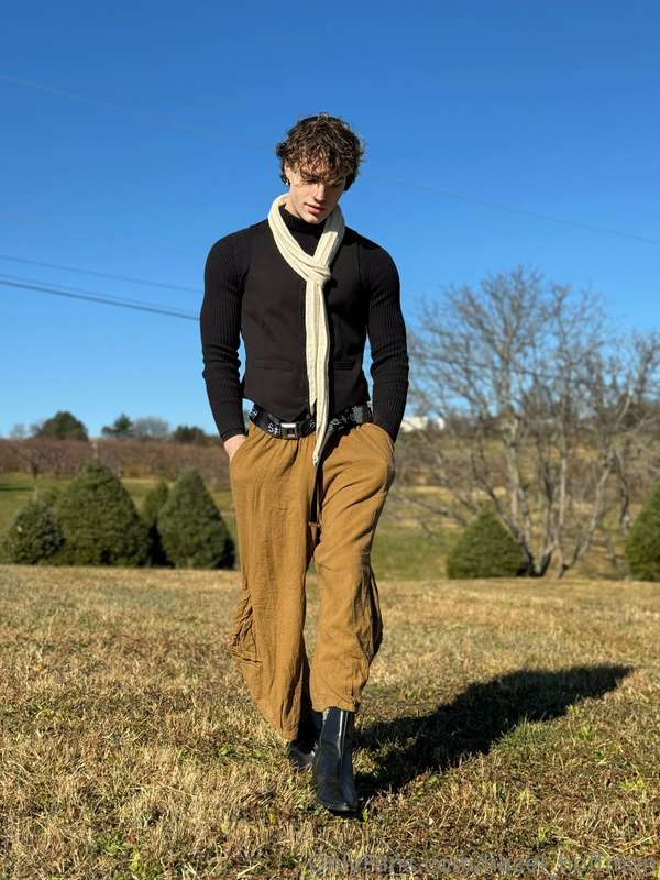 Sometimes I wear clothes, how do you feel about this?