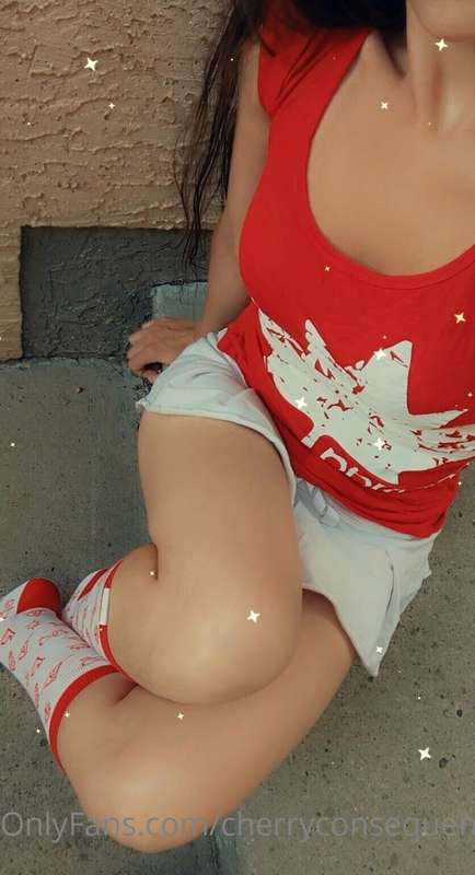 Happy Canada Day y'all!! Rocking the red and white up here i..