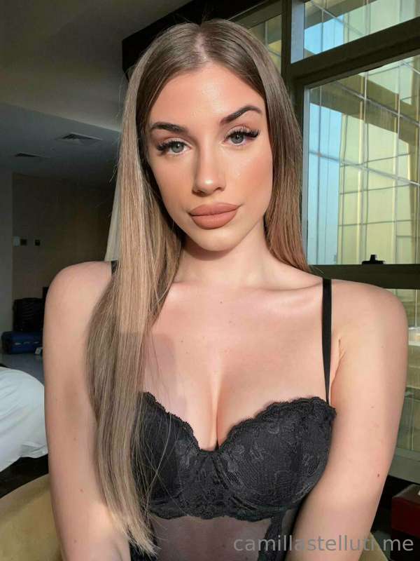 La faccia di chi ha in mente solo una cosa.. 😇