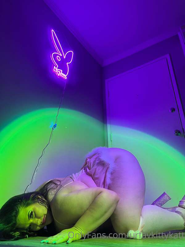 ## **GOING LIVE AT 10PM PST TONIGHT😍💝 MAKE SURE YOU ARE THER..