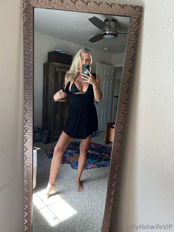 Today’s outfit ♥️♥️ would probably look better on your floor.. 4