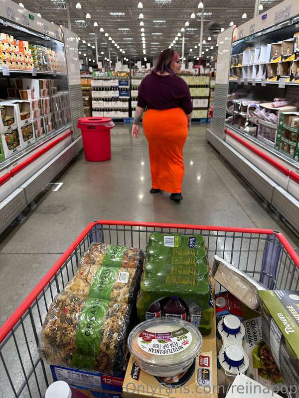 fatties love Costco 😻 can you believe they told me to leave .. 2