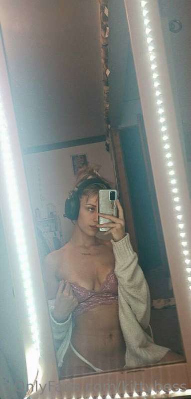 gamer girl hehe 1