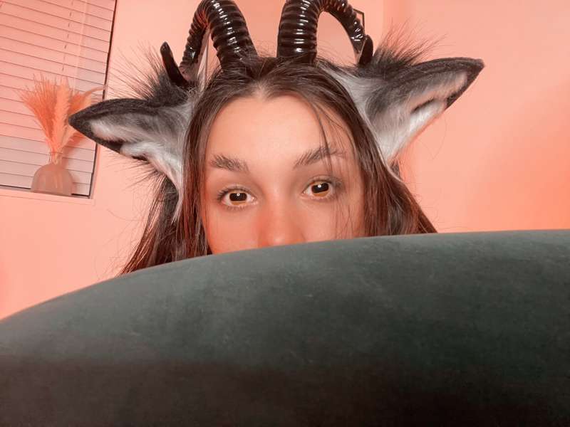 I heard Billi-goats like to climb big cocks 🐐🏔🌾 7