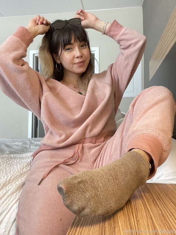 Swipe to take off the sock 😜😂 12