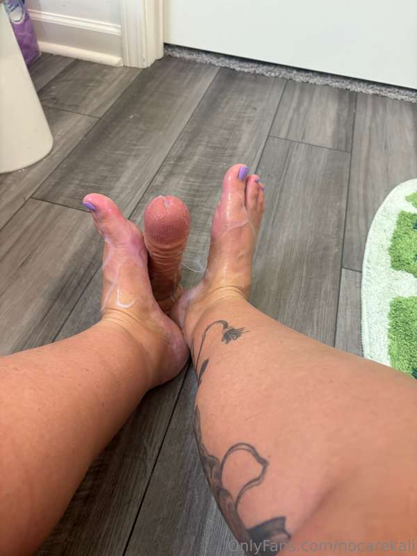 Got a pedicure for my birthday 💜 2