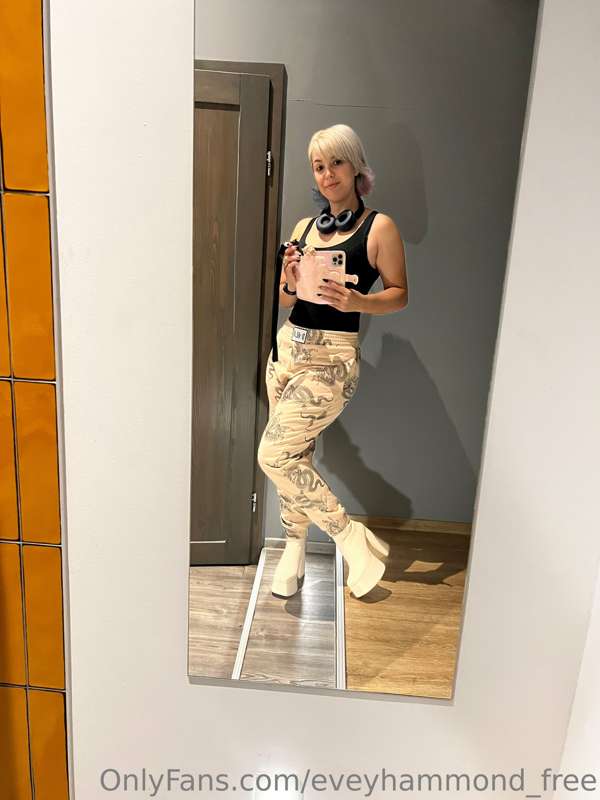 Going to a party tonight… How should I dress up,
1 or 2 😛🔥