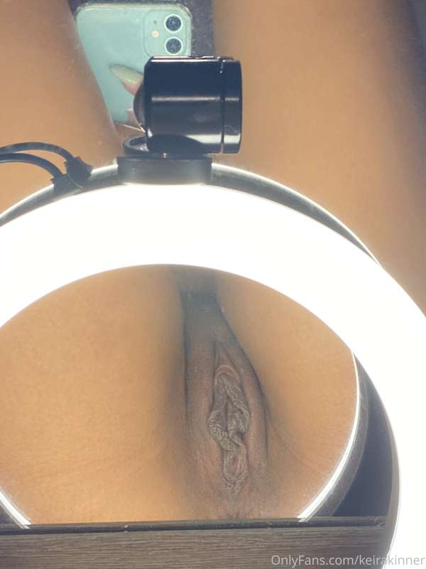 swipe to see my pretty pink pussy 🥰