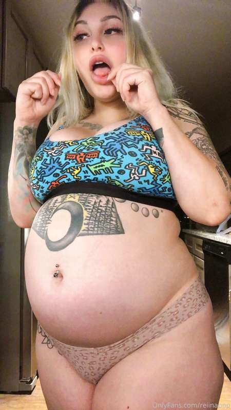 Maybe my biggest belly ever!! chugged white claws, had 2 don.. 5