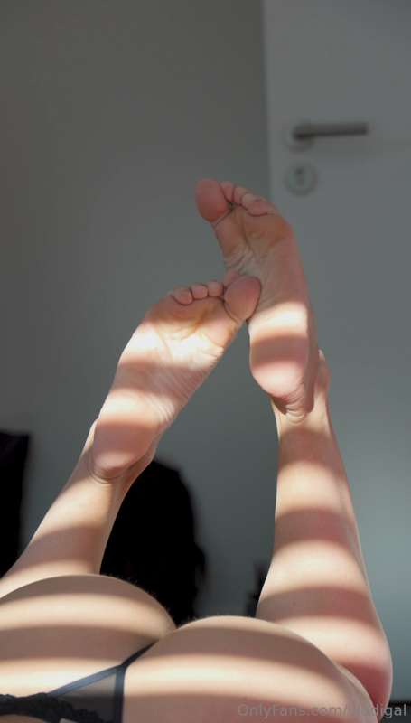 🤍🌸🦶🏼 3