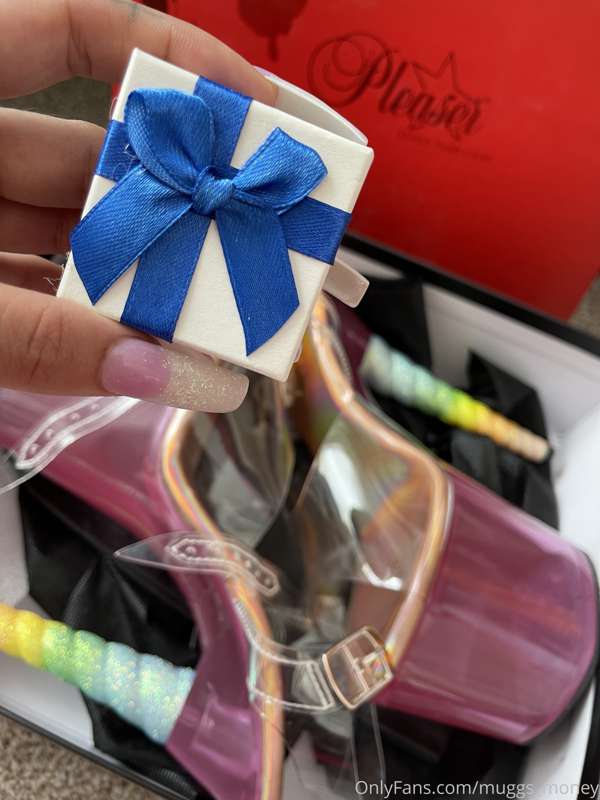 MORE GIFTS FROM MY WISHLIST!!!! 
OMG I LOVE SO MUCH 💕💕💕💕
REC..
