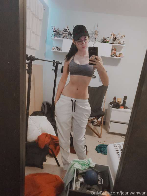 I want to make a set with workout outfit 😤