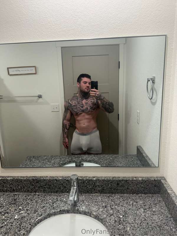Hello there…. Now bend over 😈 6