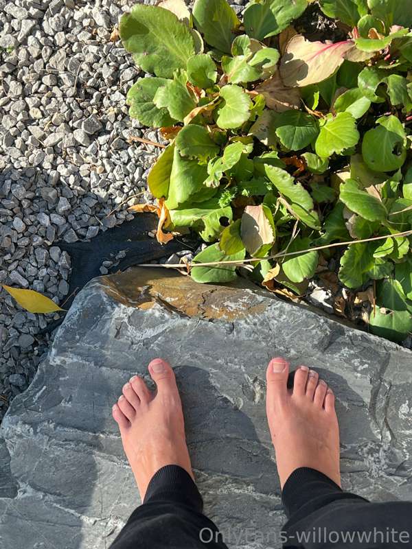 went for a walk, this is for the feet guys xo 😘 22