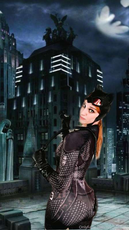 I had too much fun taking catwoman pictures and transferring.. 4