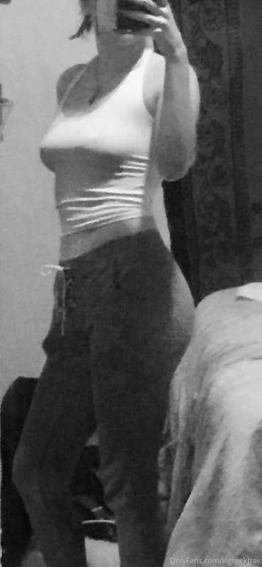 B&W looks good on me 3