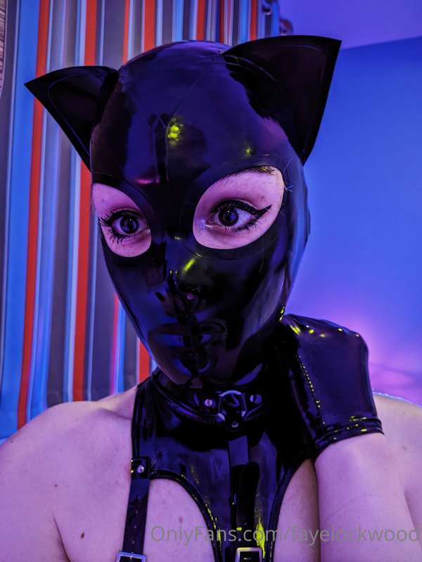 Just some cutie pictures of my new hood... <3 4