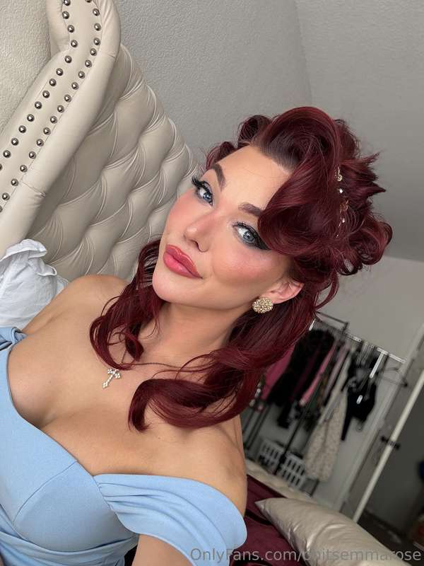 𝕀 𝕒𝕞 𝕥𝕙𝕖 𝕡𝕣𝕚𝕟𝕔𝕖𝕤𝕤 𝕠𝕗 𝕞𝕪 𝕠𝕨𝕟 𝕗𝕒𝕚𝕣𝕪 𝕥𝕒𝕝𝕖