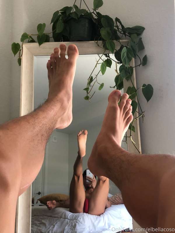 Some foot content 🦶🏼🦶🏼🦶🏼Let me know if you guys wanna see mo.. 5