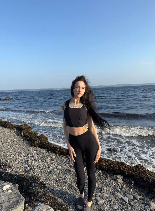The ocean is calling my name 🌊… Freedom, vastness, and a lit..