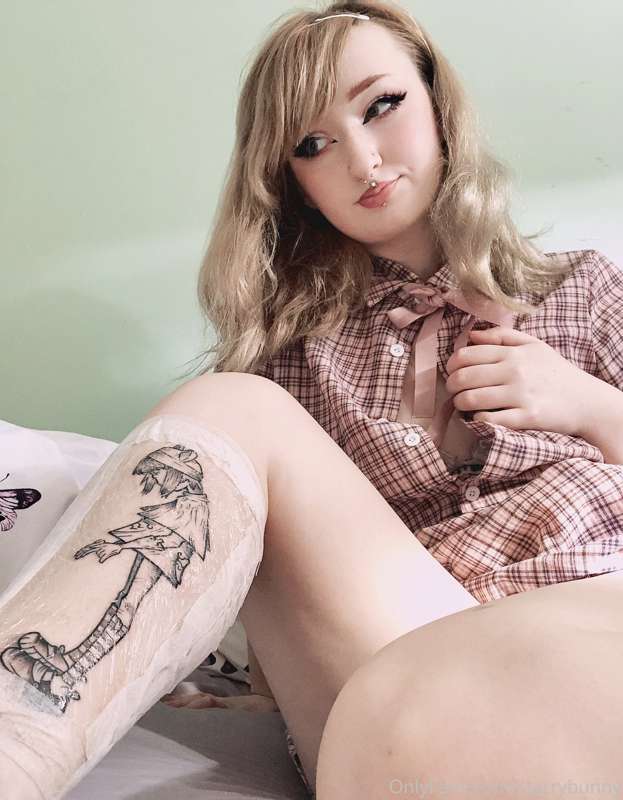 Showing off da new tat, with my tits and pussy making an app.. 6