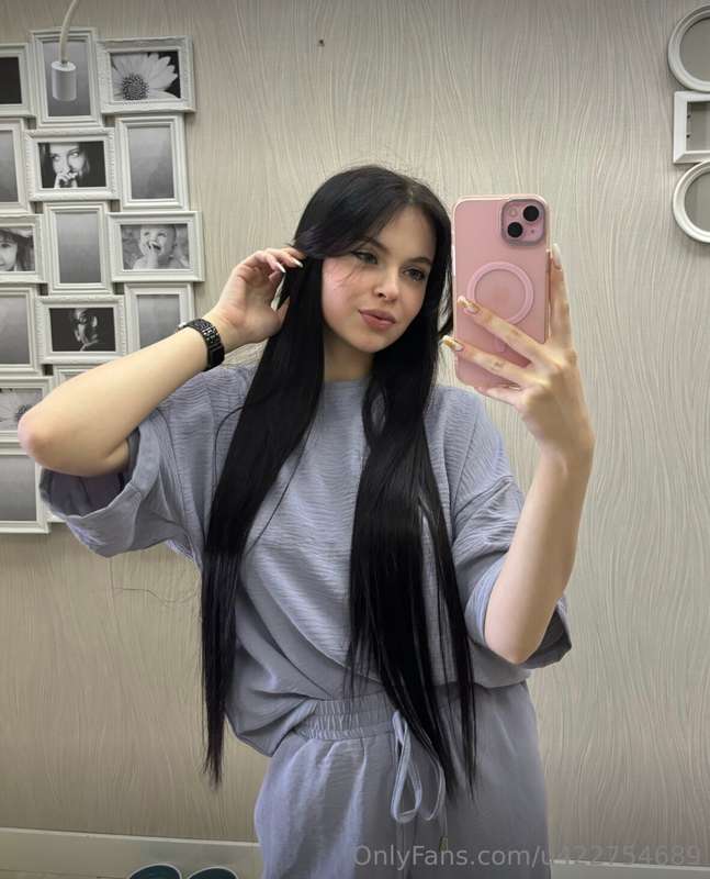 Enjoying my beauty 🥰