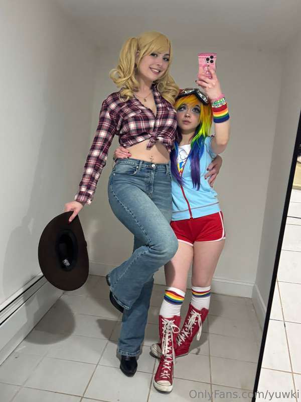 applejack and rainbow dash :D sorry for my absence i havent .. 7