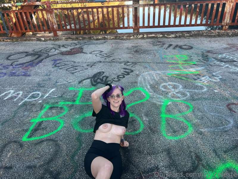 Lol I 💜 boobies, just being dumb🤪
We’ve made it to Florida! ..