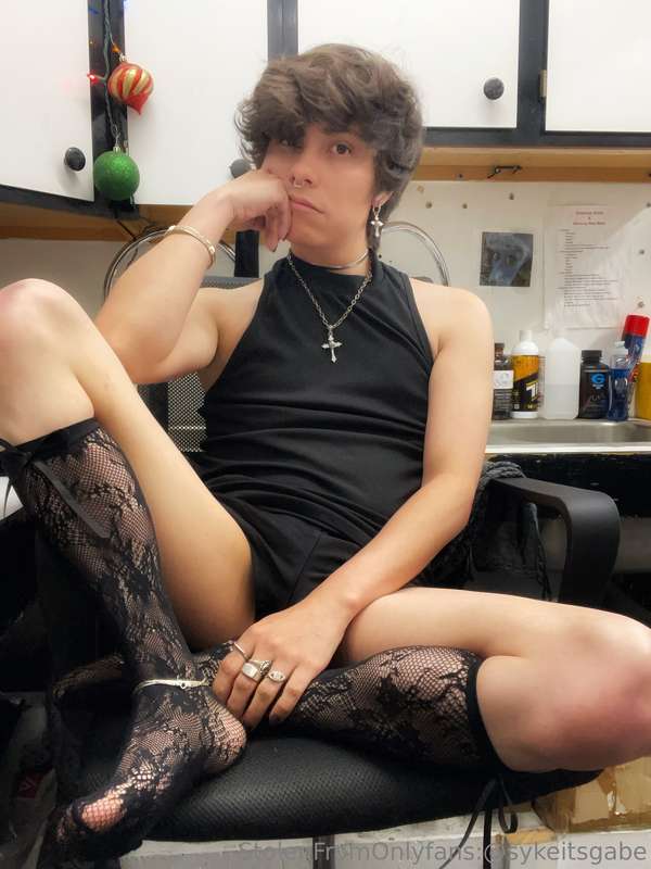 To make it up to you cuties on the delay, here’s me being NS.. 16