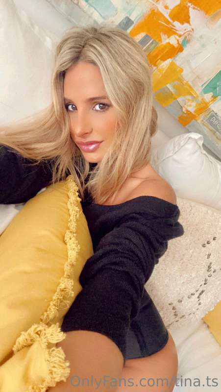 Can you handle all this beauty? 😉 Show me some love with lik..