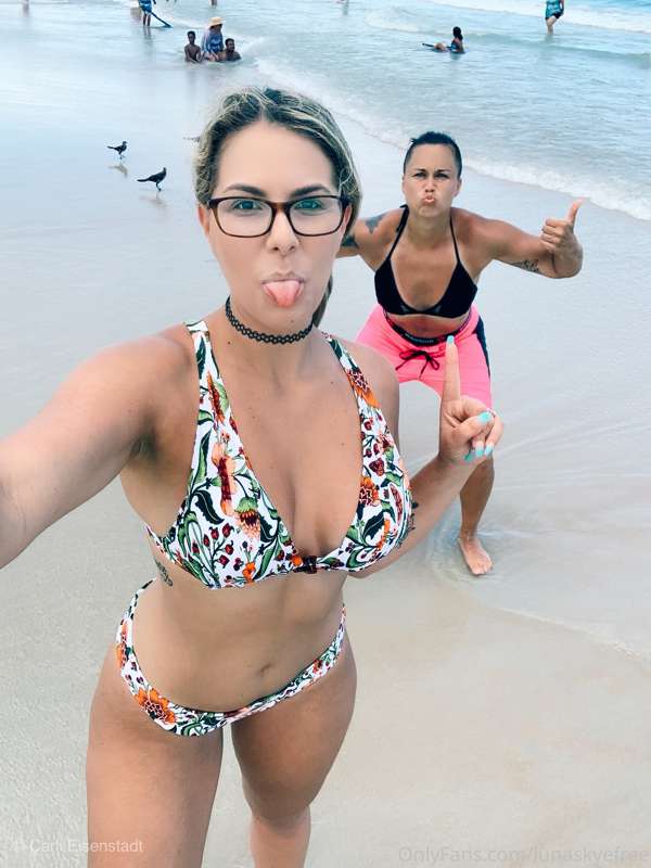 HAVE YOU JOINED OUR LESBIAN PAGE YET? 

@lexiandluna @lexian.. 3