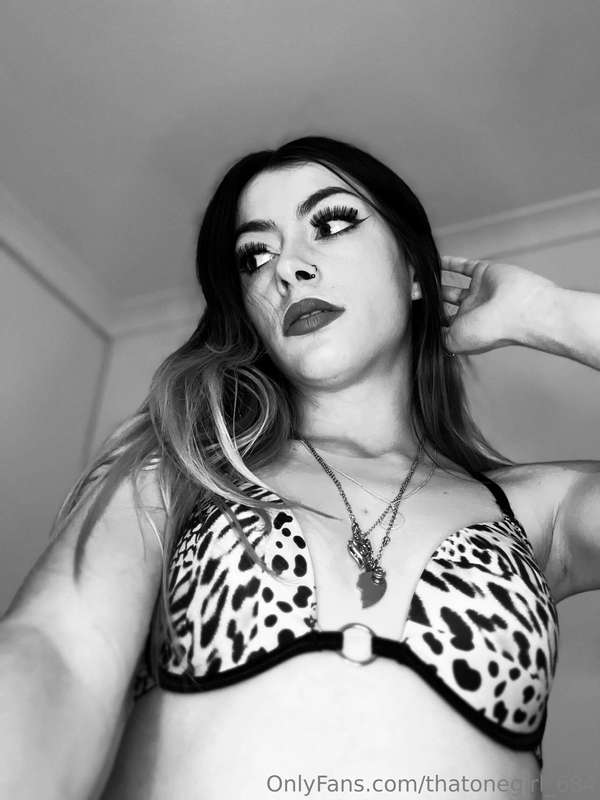 Free BG video when you sub to this goddess🪽  Always has a sa..