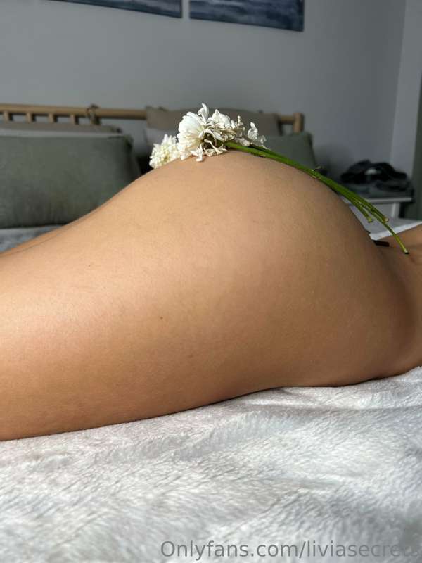 Flowers on my ass 4