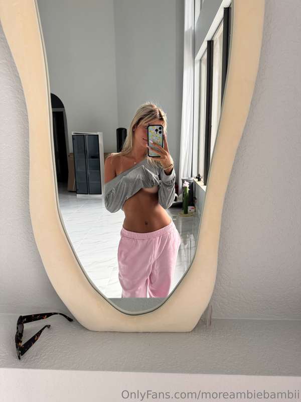 do you like my outfit? 😚💘 1