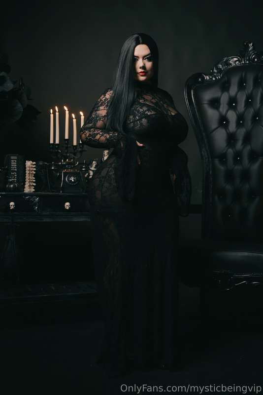 Day 9/31 days of Halloween | Morticia from the Addams family.. 8