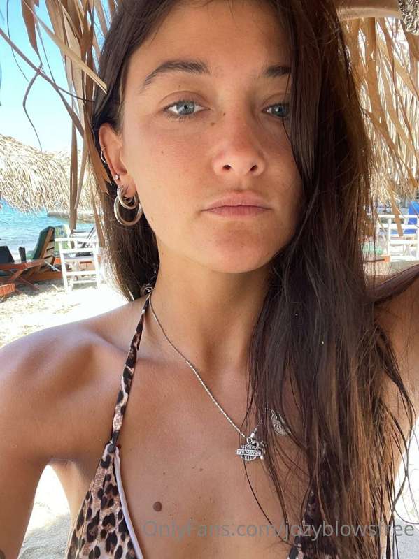 😘