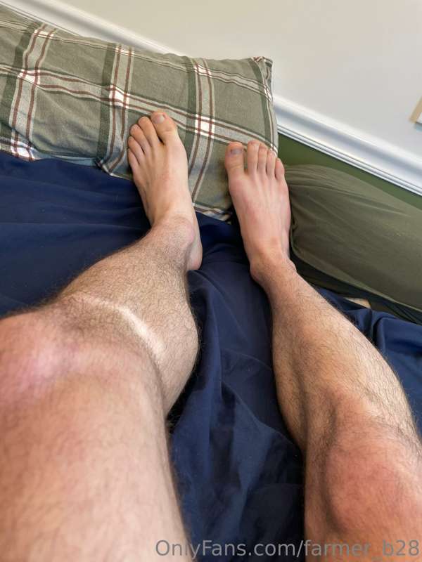 Anyone like feet here 😈🦶 2