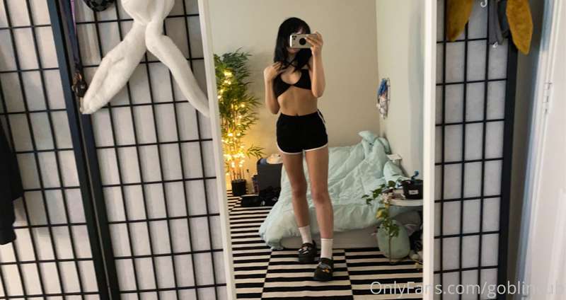 Would you like seeing selfies and pics I take even if they a.. 2
