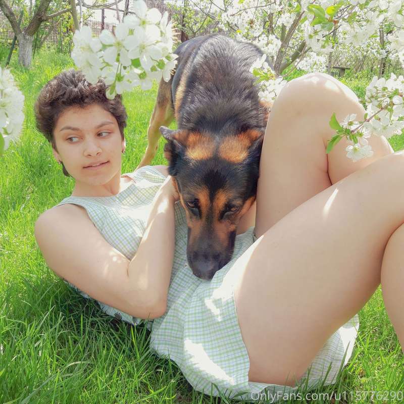 Весеннего вайба вам в ленту🙌🌺🐾🌸☀️