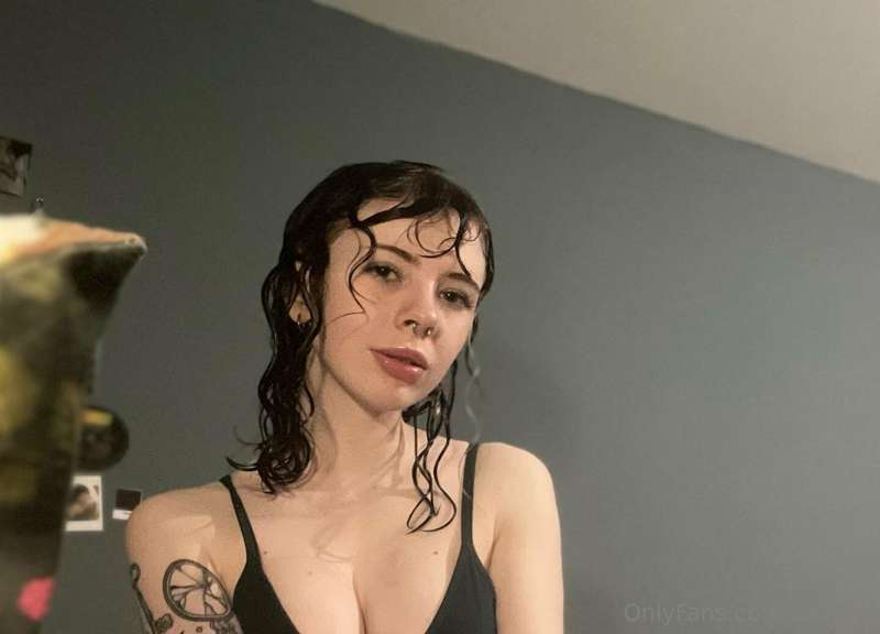 🌪️🌪️🌪️
feeling posey